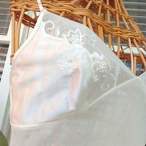 Victoria🌸Secret 100% Silk Short Nighty & Robe Set Thong panties included - Picture 5 of 12